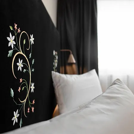 Amrai Hotel