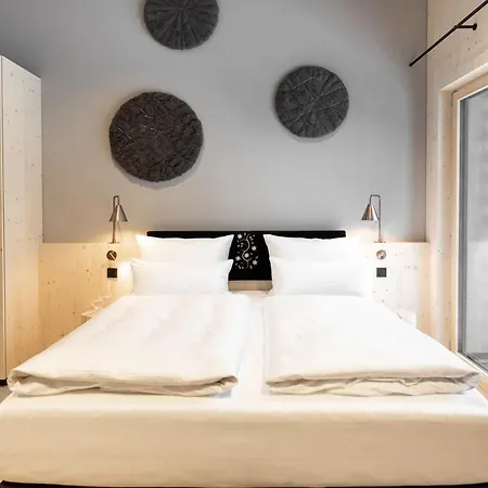 Amrai Hotel