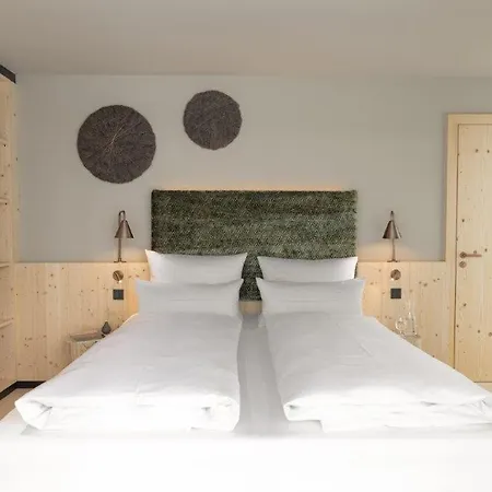 Amrai Hotel