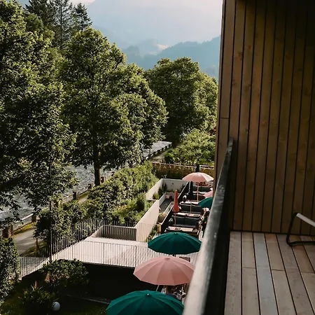 Otel Amrai